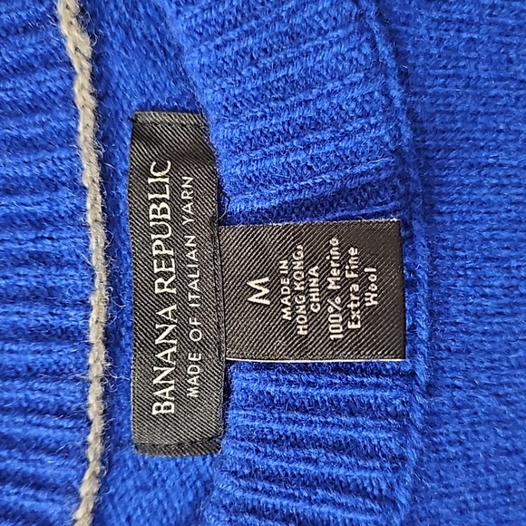 Banana Republic Royal Blue Crewneck Sweater banana republic worn 1x - Picture 2 of 3
